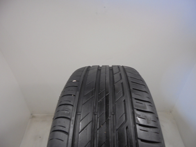Bridgestone T001 pneumatiky
